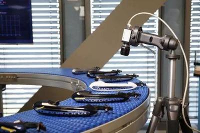 人機(jī)協(xié)作時(shí)代新要求 電動(dòng)夾具與人工智能應(yīng)用軟件開(kāi)發(fā)的融合之道